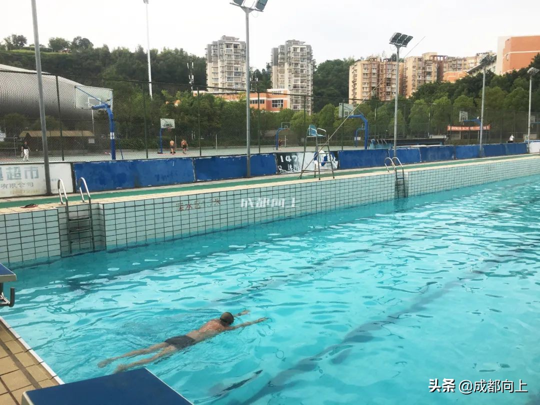 被吹爆的成都国际城南，居然没有拿得出手的体育场馆？