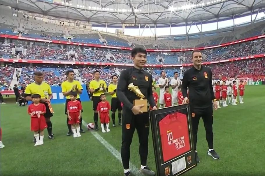 武磊梅开二度西班牙人4比0,武磊请缨全程出战国足40强赛