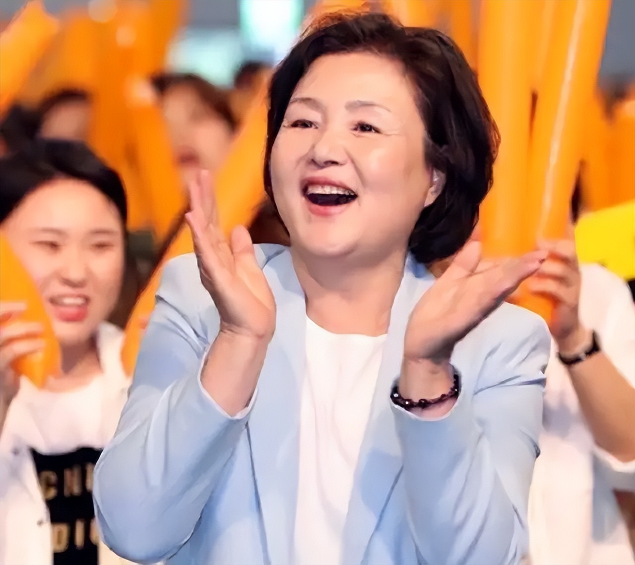 文在寅夫人近期消息,文在寅向韩国发钱了吗