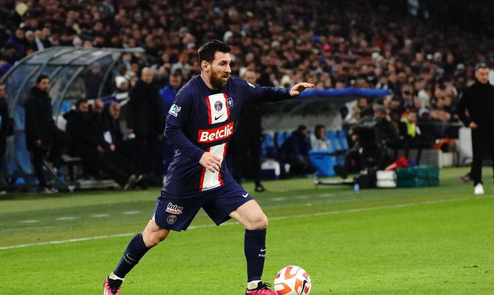 现役顶级中场是谁,现役足球运动员谁停球技术最好