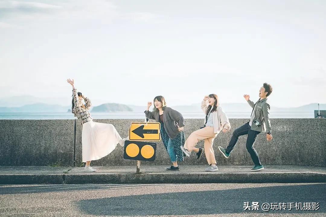 不露脸和朋友拍氛围感视频,如何不尴尬的要合照