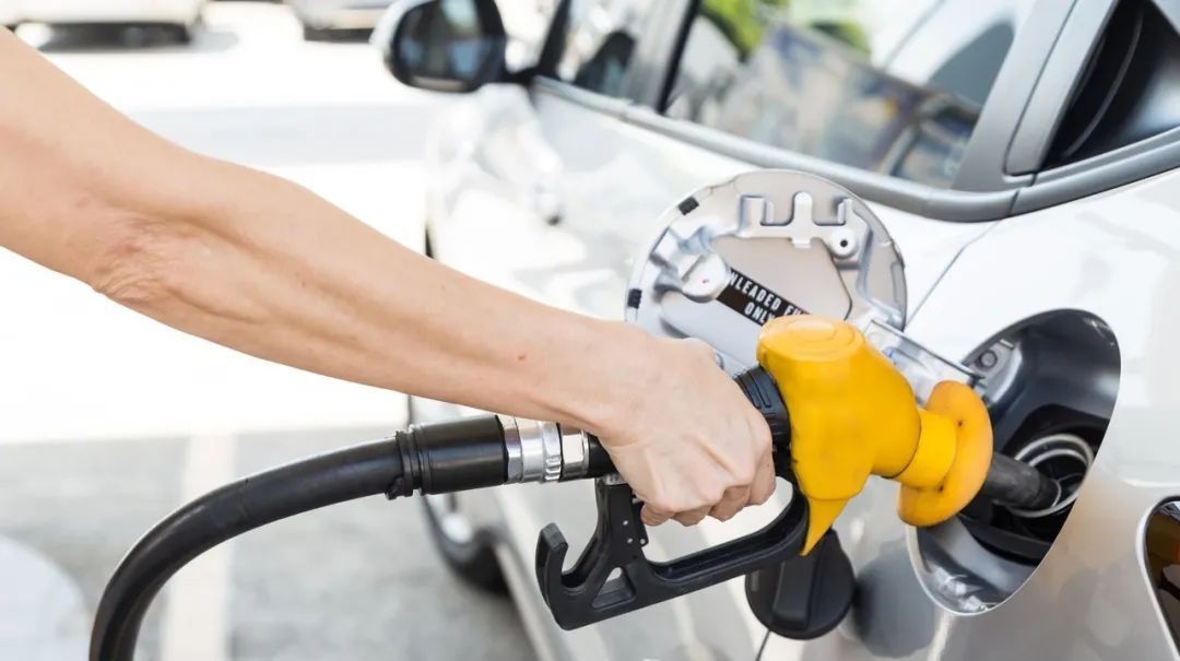 如何辨认汽油的真假？假汽油都有什么特点？老司机告诉你