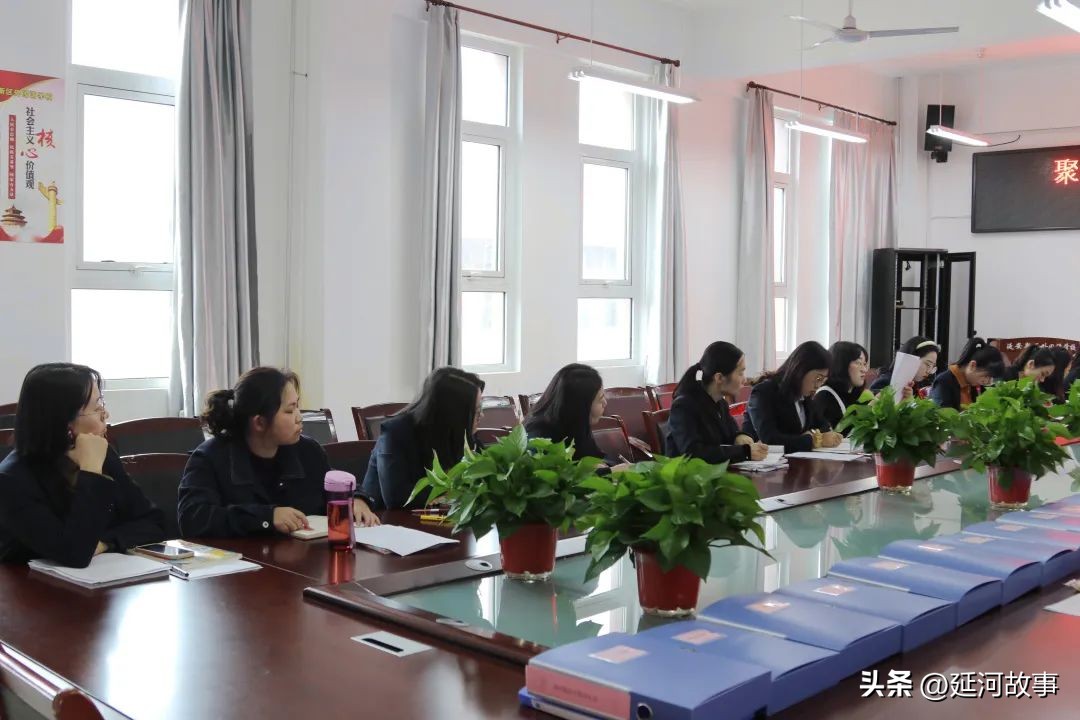 英语组教研活动解读新课标,研读新课标英语教研活动