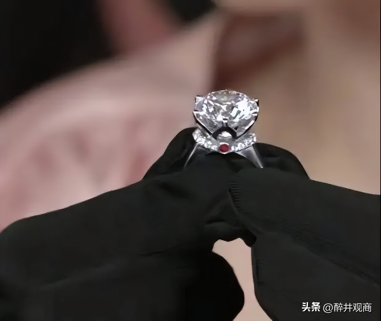 10000元的钻石戒指回收多少钱,1万左右的钻石回收