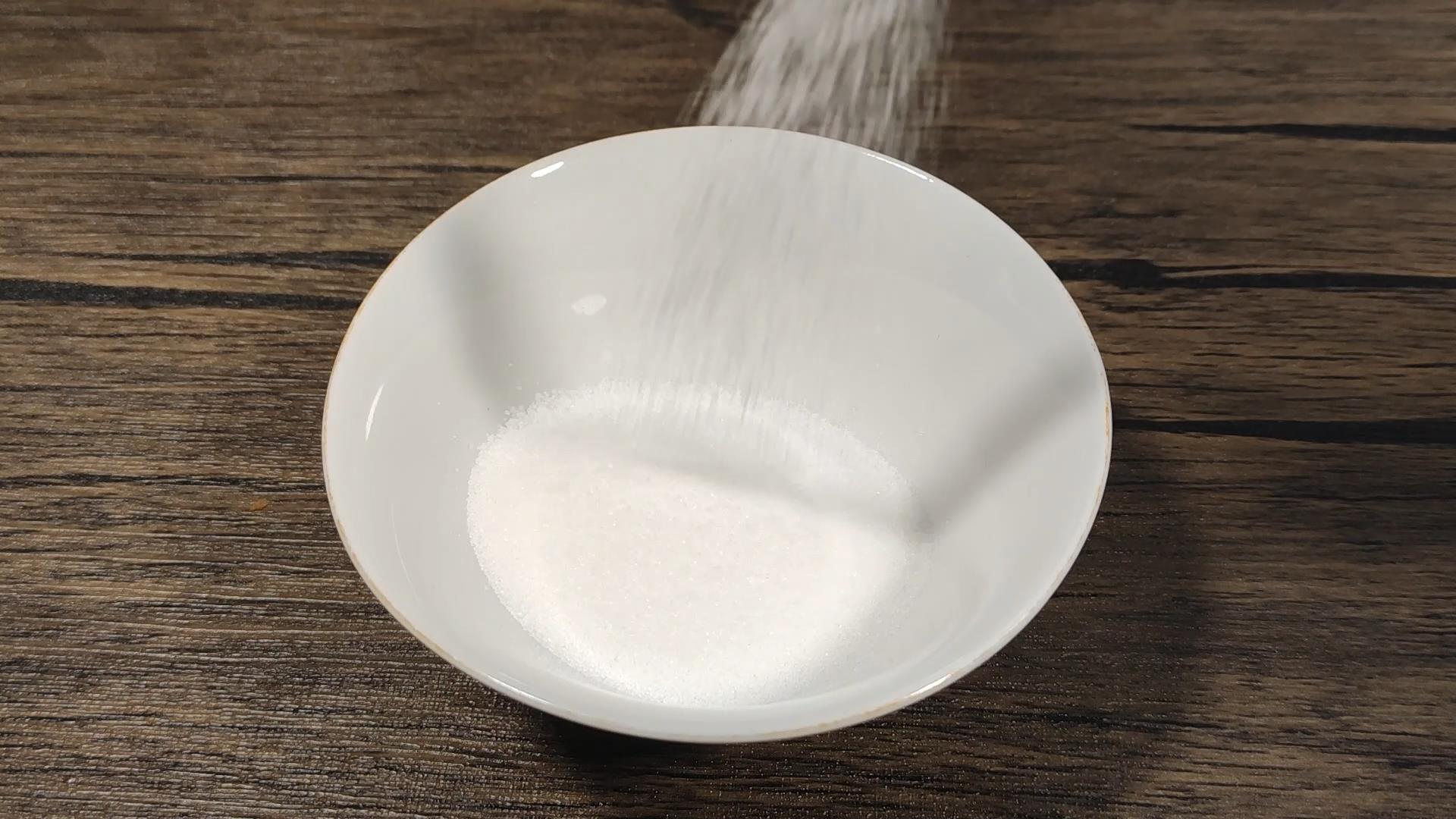 清蒸鲈鱼之前需如何处理一下,清蒸鲈鱼好吃的秘诀