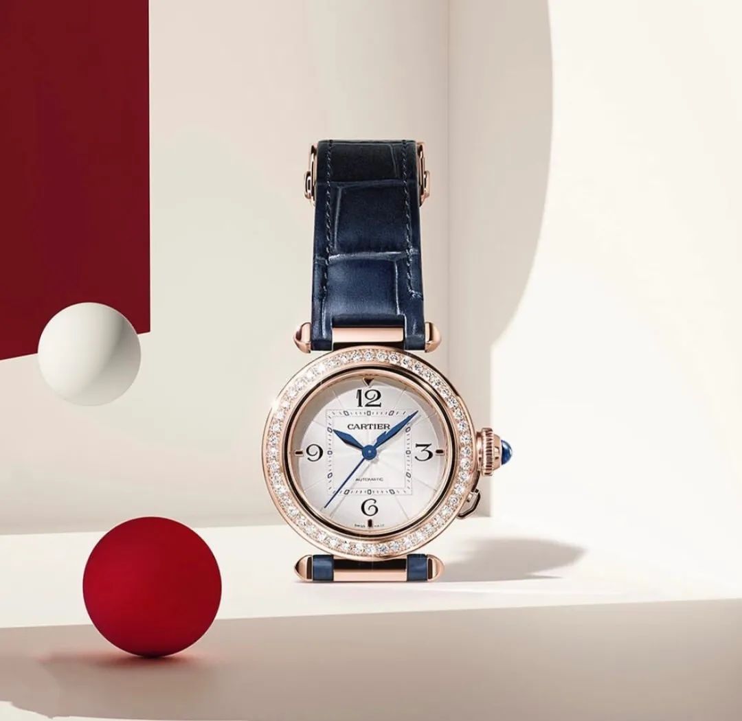 手袋太多珠宝太贵，新的一年不如用腕表犒赏自己