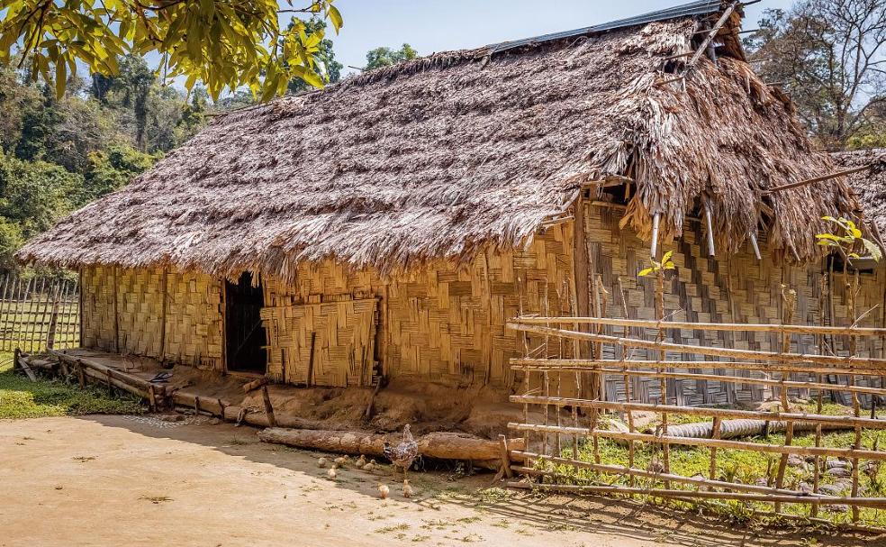 宁波老农从儿子墓穴里挖出一包裹,80岁老农挖开儿子坟墓