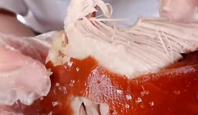 海南脆皮烧猪四十斤左右批发,在海南700元一只烤乳猪