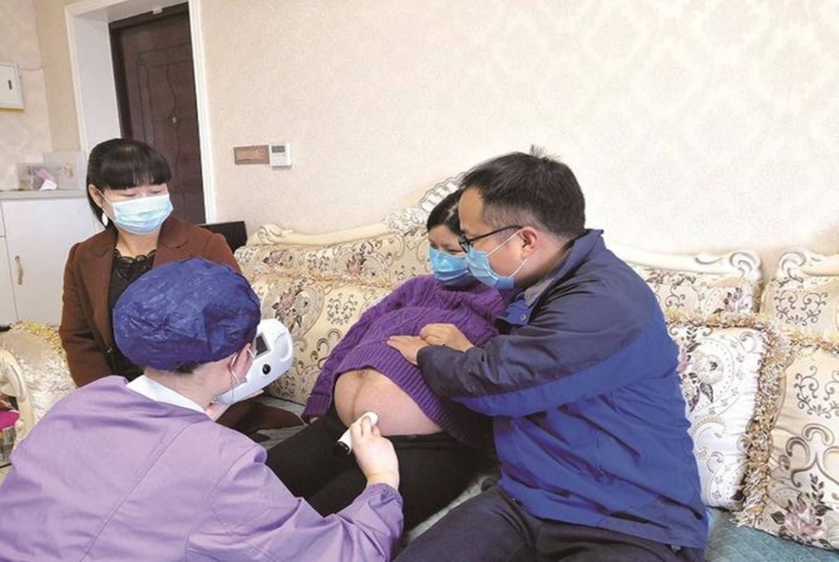 孕晚期内裤上分泌物多怎么回事,孕妈内裤上有血丝咋回事