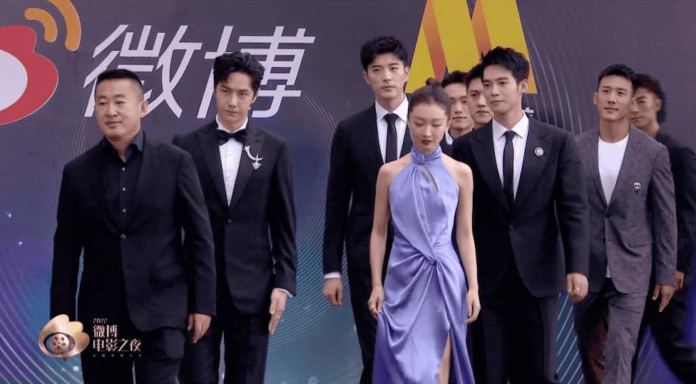 周冬雨如何化解尴尬,有一种尴尬叫周冬雨