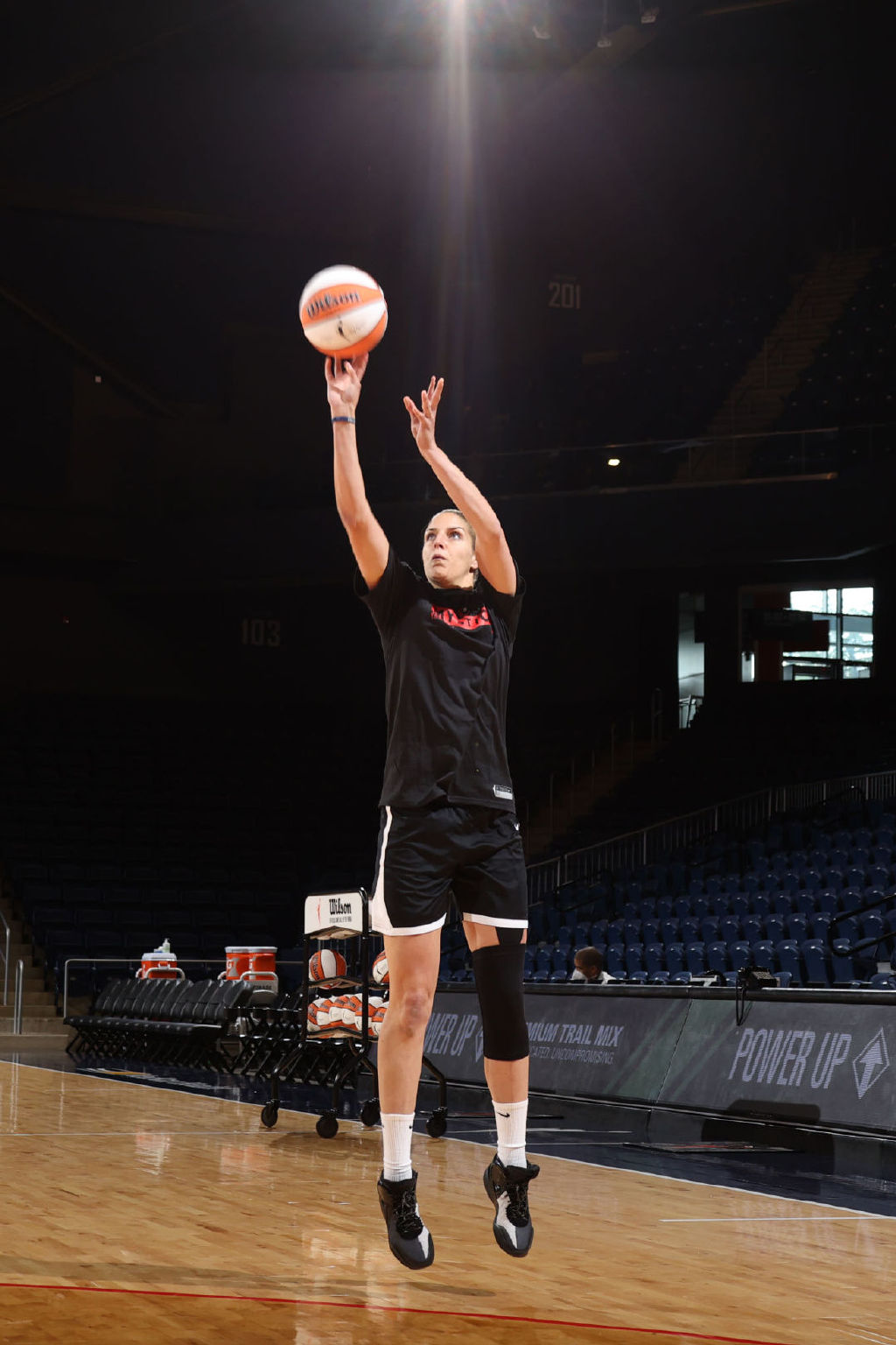 耐克刺绣女鞋aj1540,耐克女篮签名鞋