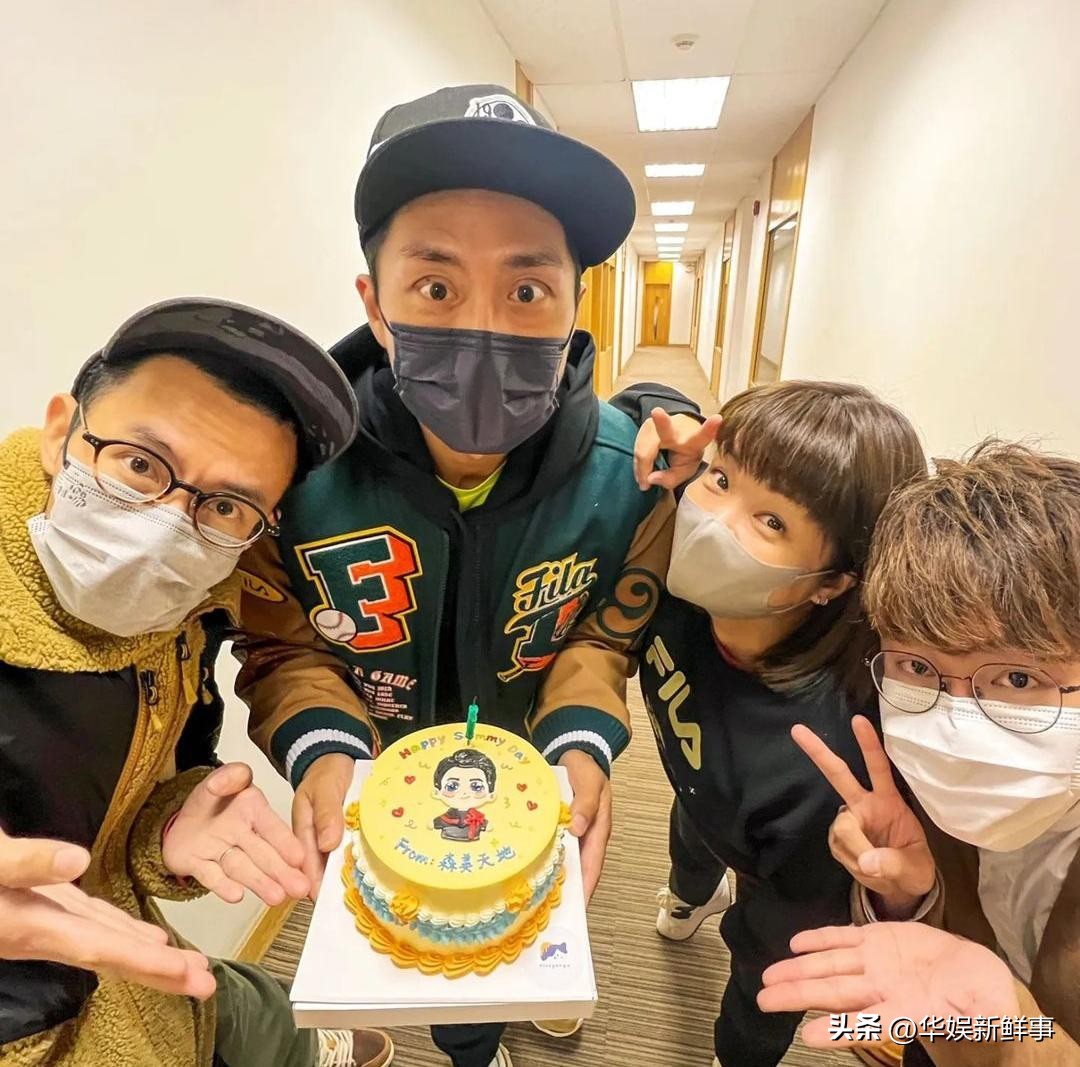 港星森美的微博之路：9年5679帖，标榜使用某手机，最终忘记密码