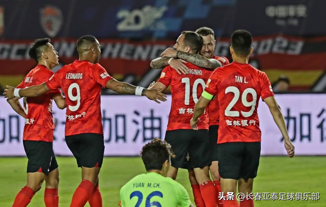 用胜利祝高考学子梦想成真亚泰多点开花主场4比1胜深圳队