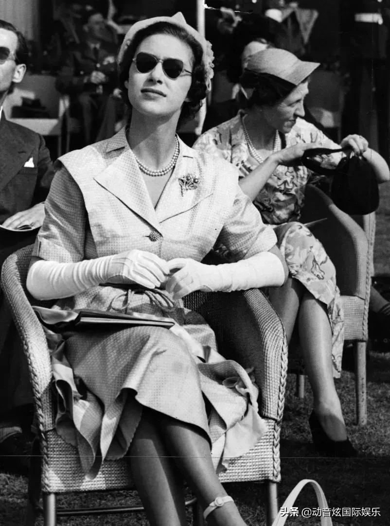 2022年国际太阳镜日：20张王室成员戴墨镜的照片