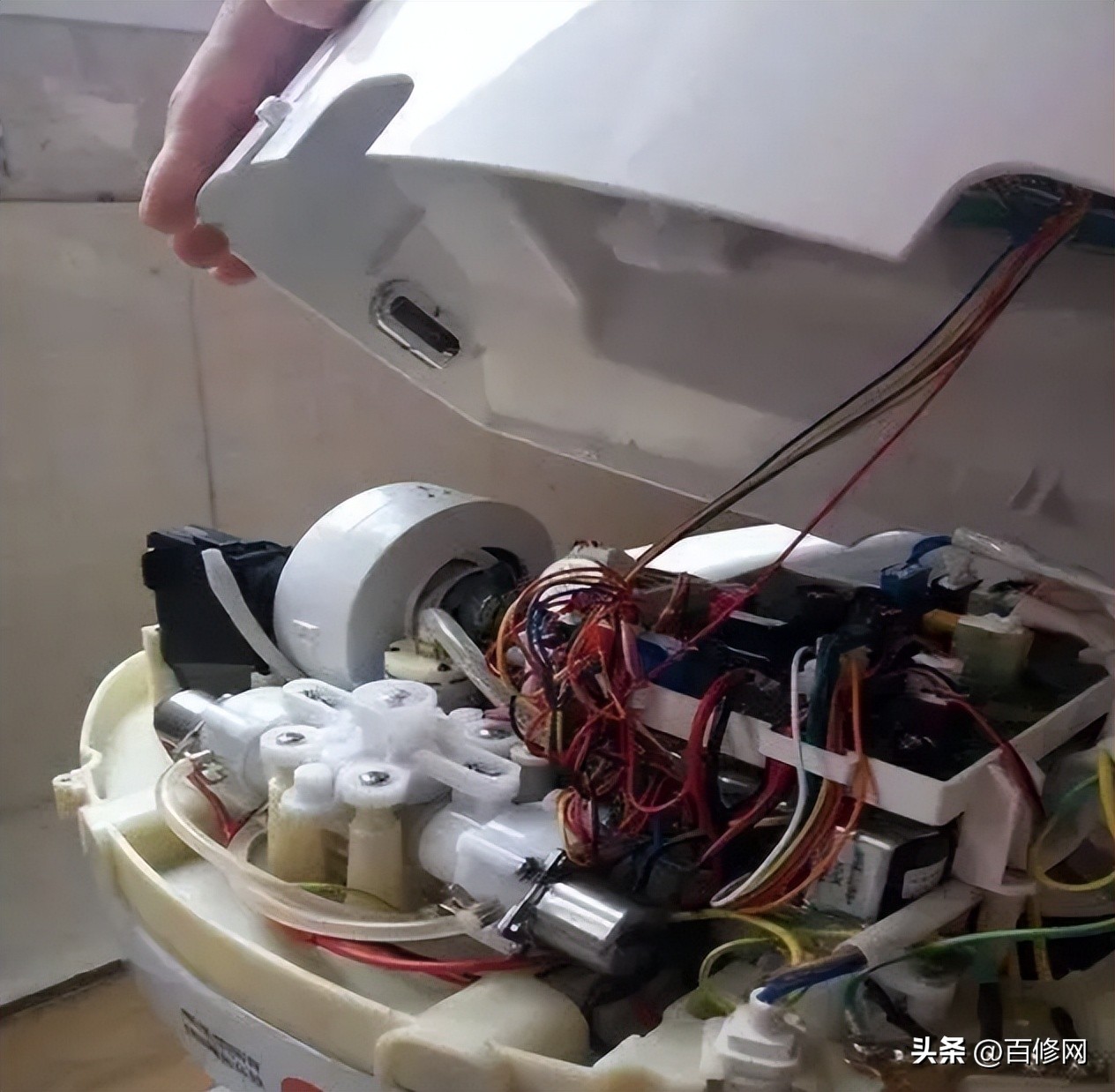 惠达智能马桶滴滴响死机,智能马桶清洗不出水维修