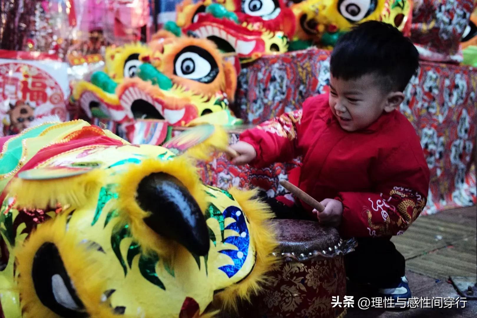 在越南偶遇新加坡小伙,才发现海外华人的眼里竟有着不同的中国