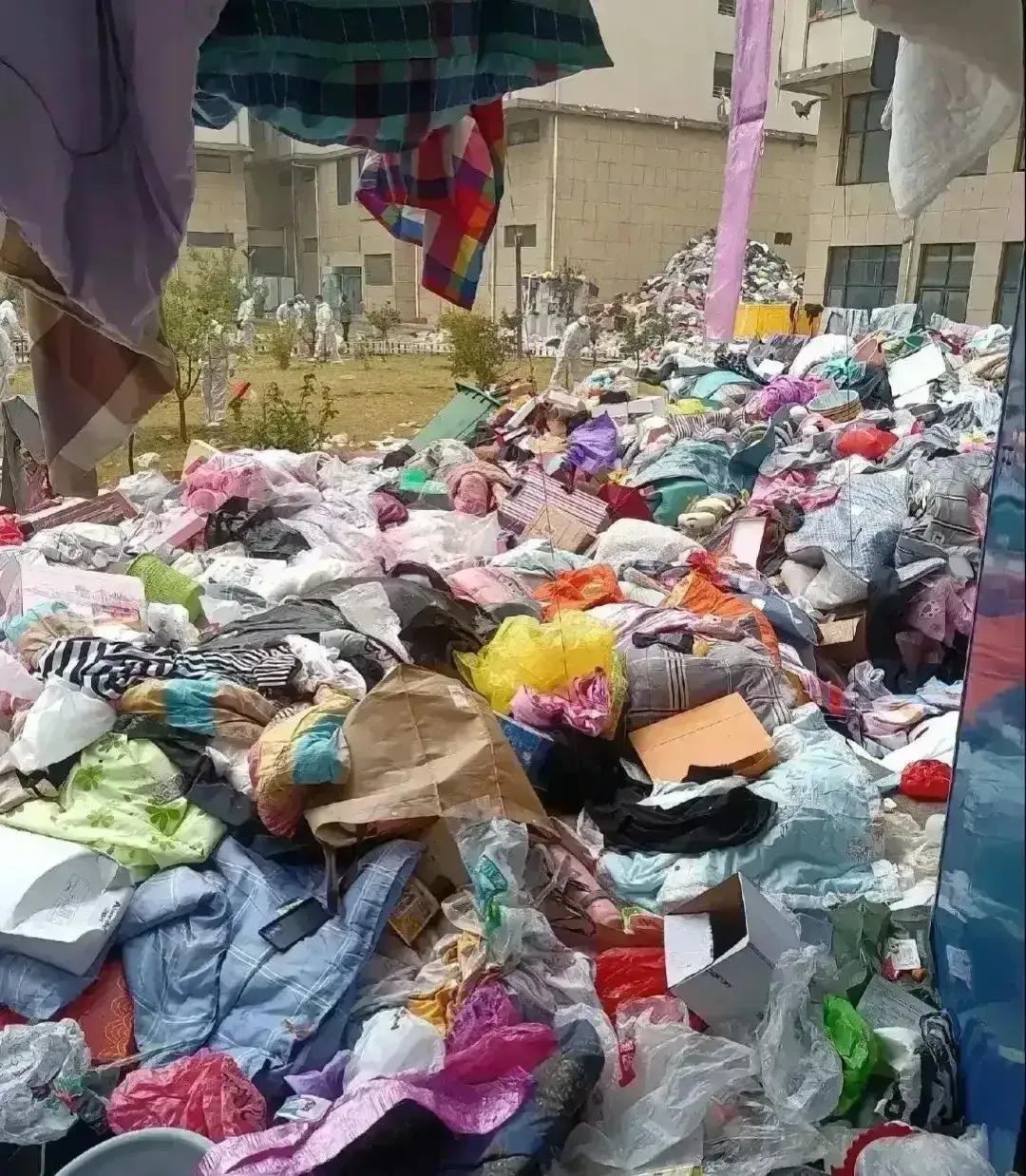 京东高管降薪也要给员工发补贴，终于知道为啥富士康招不到人了