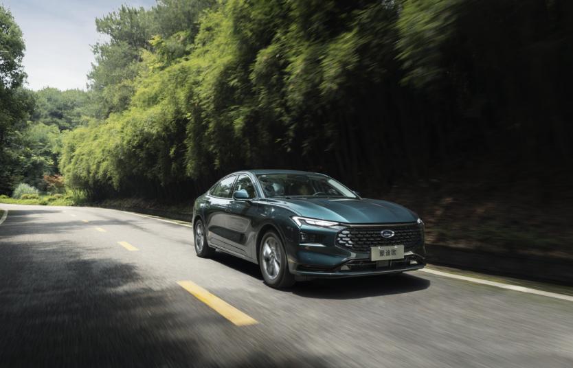 蒙迪欧1.5和迈腾2.0有多大区别,迈腾200万纪念版对比蒙迪欧至尊版