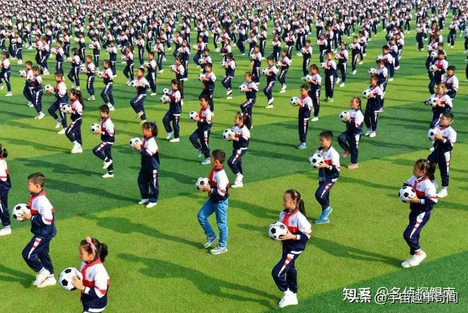 足球操运动特色,足球操花样