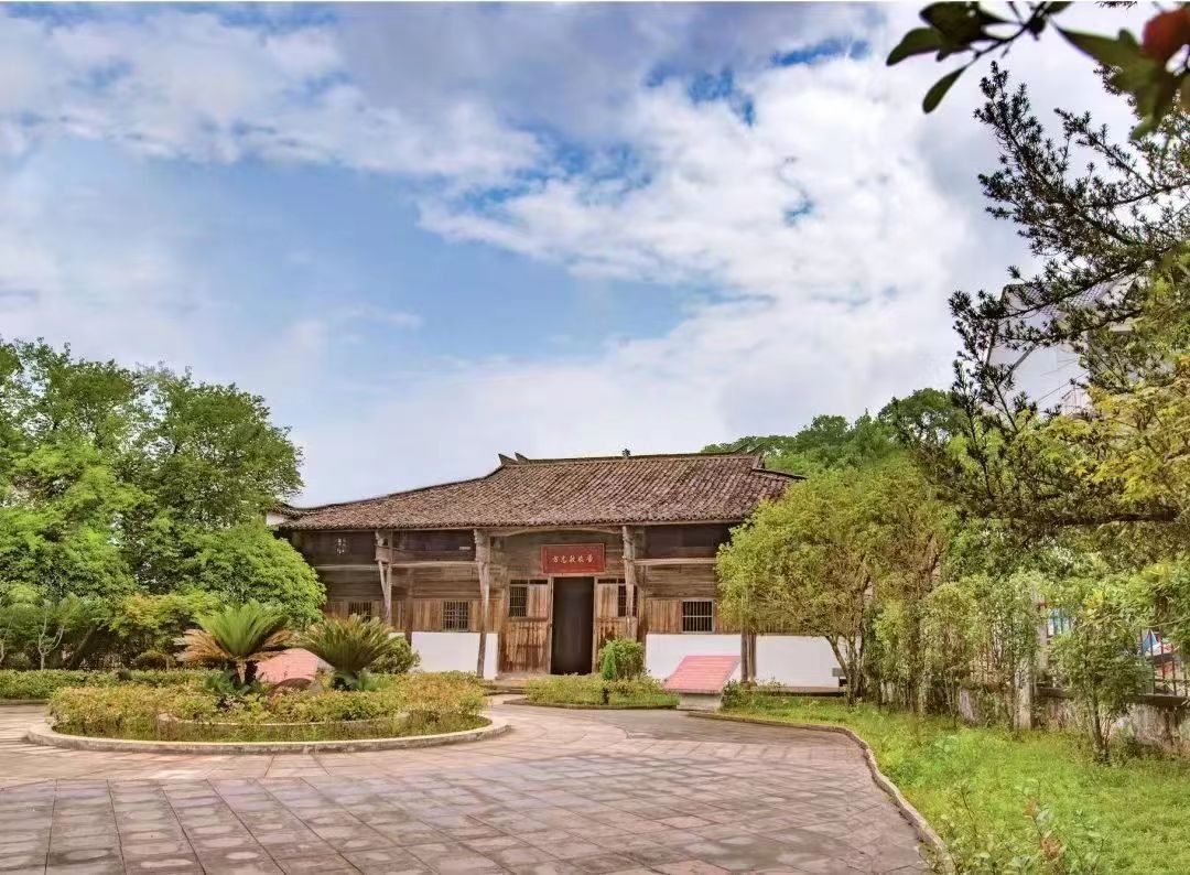 方志敏狱中散文,方志敏在狱中写了几篇著名文章