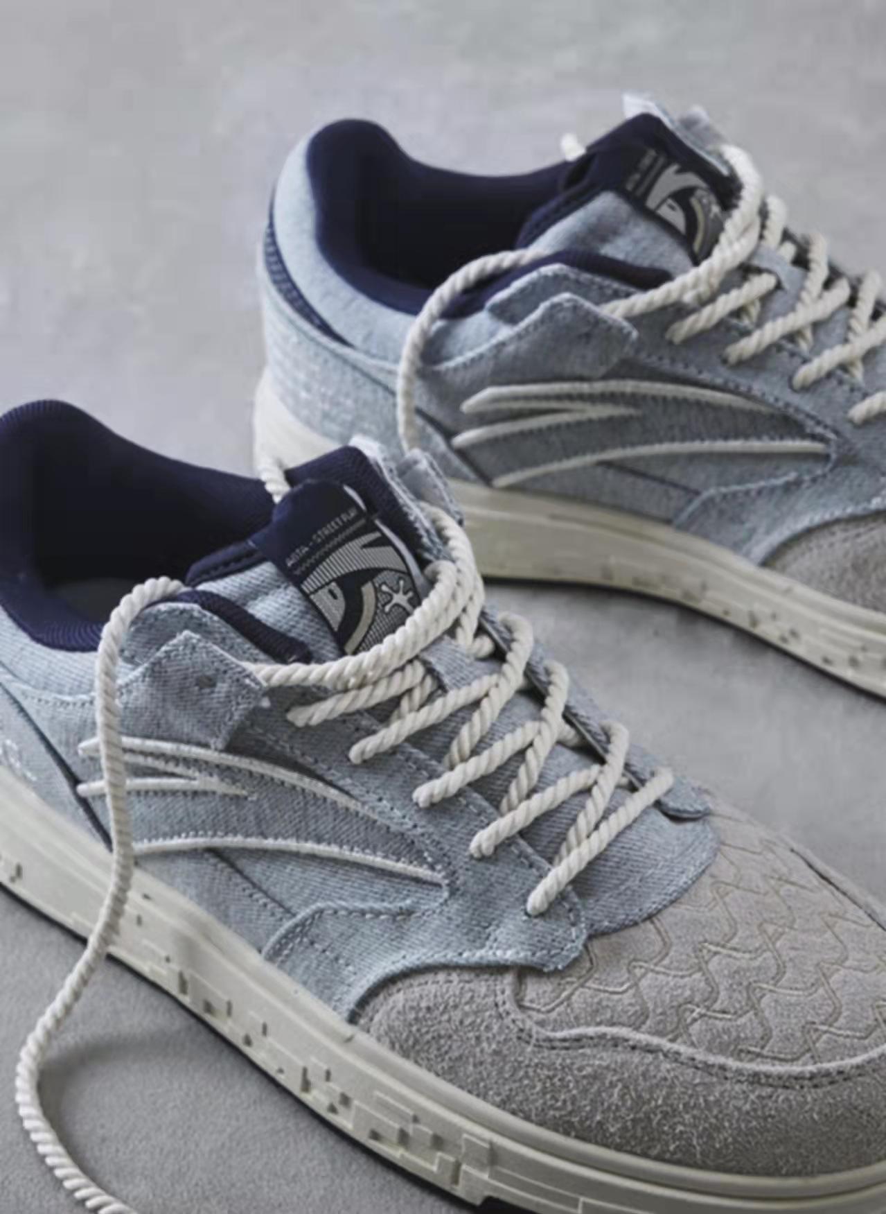 安踏反logo板鞋,耐克安踏李宁哪个板鞋好