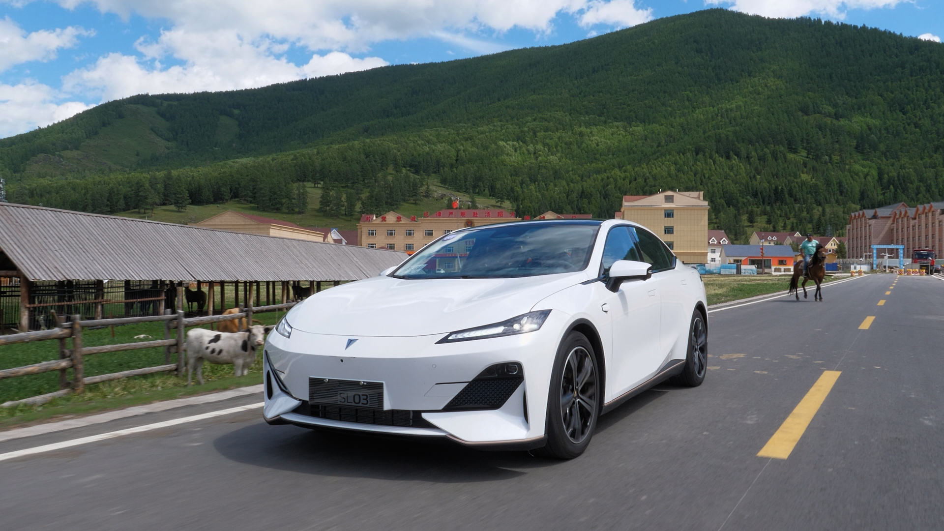 豪华合资车太卷了!这3台中型车优惠价刷新下限,被国产车逼急了