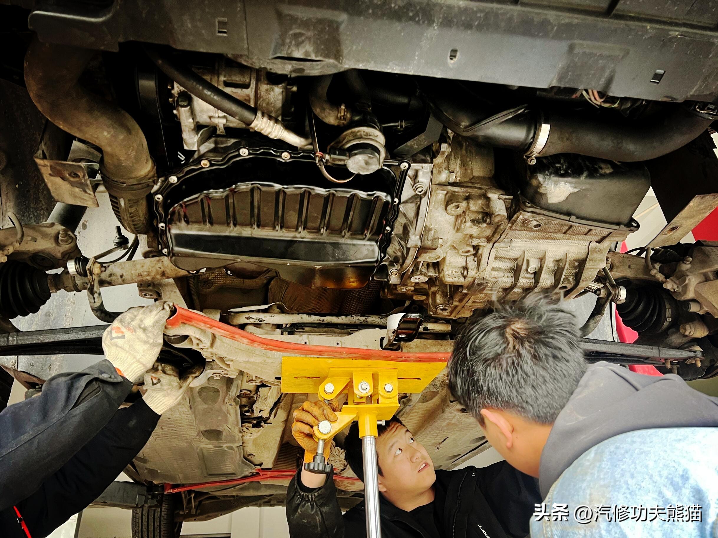 父亲老车翻新修复,父亲去世留下了的车去翻新