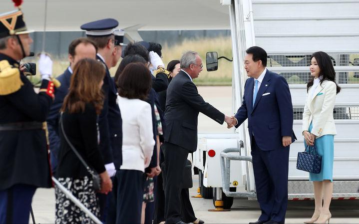 韩国第一夫人国际首秀,韩国第一夫人与英国王妃同框