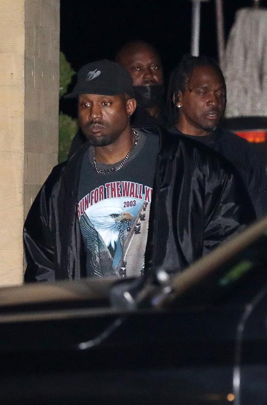 为什么明星脸上就没有胡子啊,为什么明星的脸上一点胡子也没有