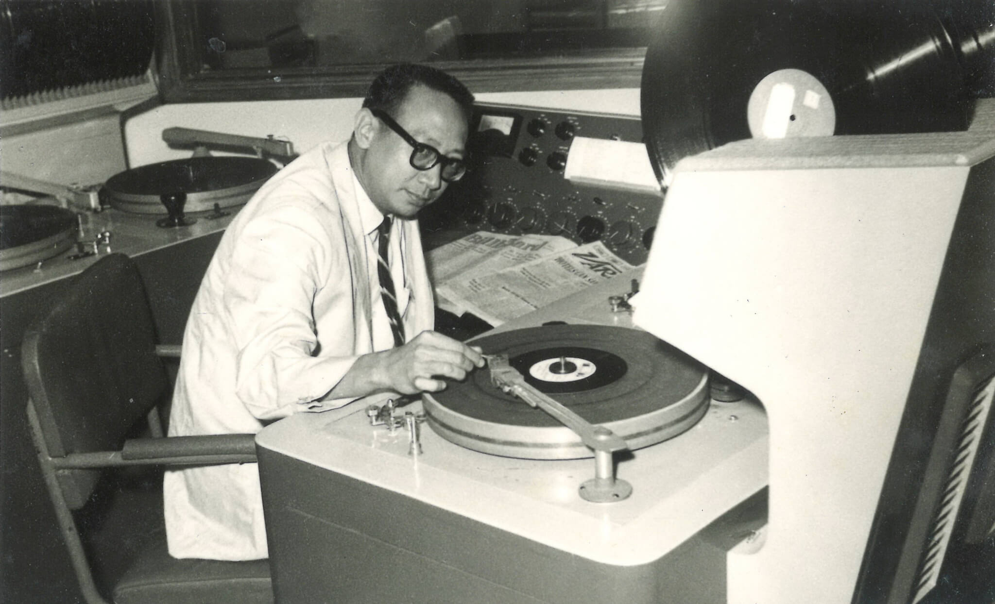 「香港乐坛教父」UncleRay安详离世享年98岁