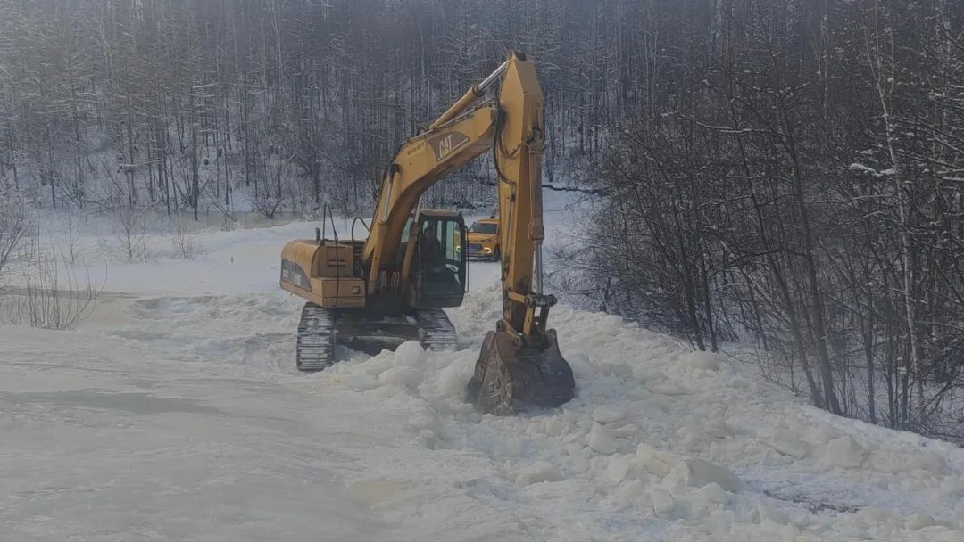 额尔古纳奇人之高擎青春火炬的柴瑞峰