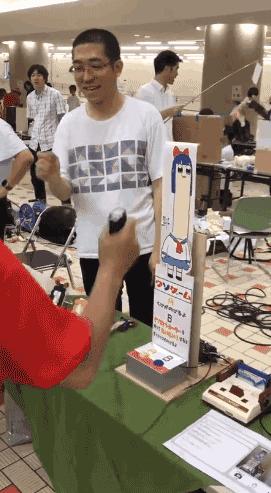 足球动图搞笑,足球踢飞的搞笑动图