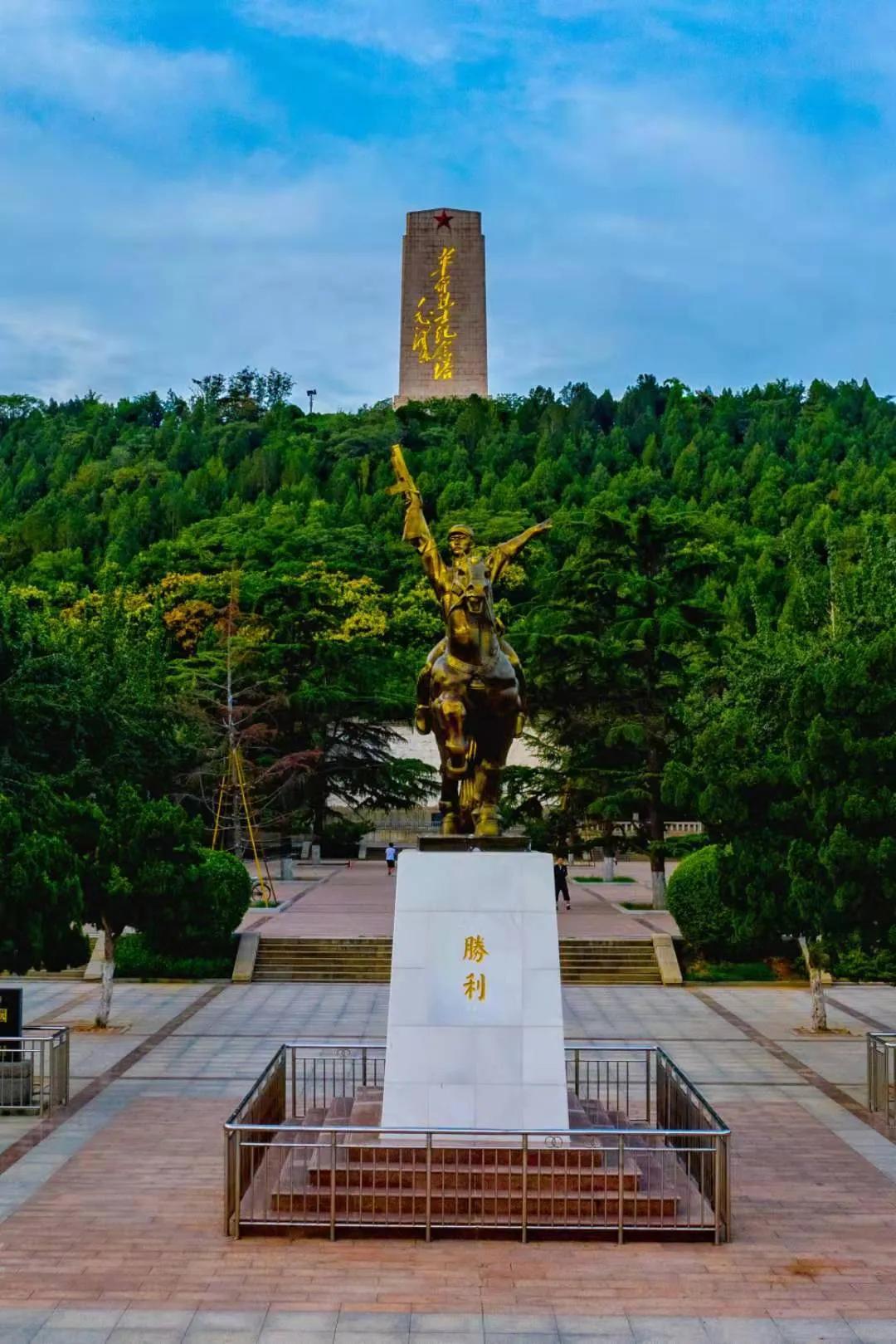 济南英雄山,济南英雄山老年合唱团