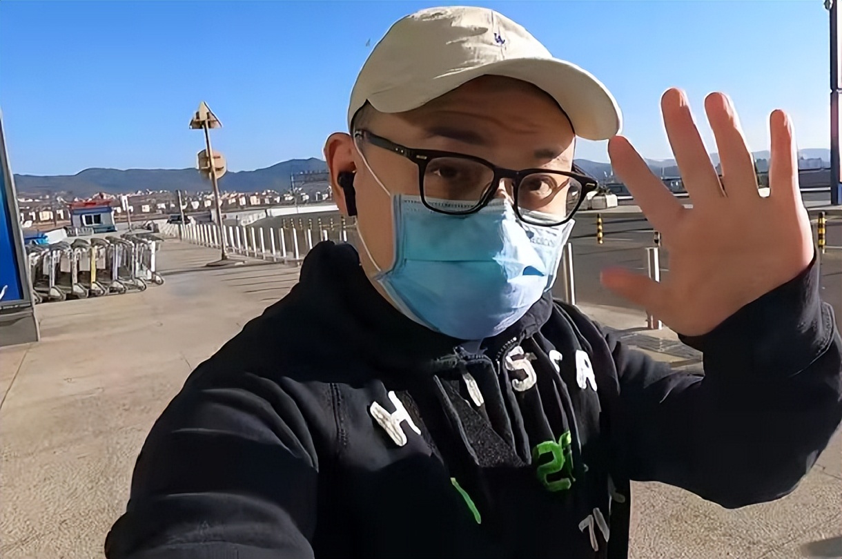 我，80后重庆人，到马来西亚开火锅店爆火，当地人吃免费蘸料上瘾