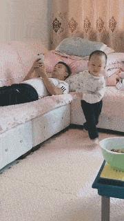 女朋友平胸是什么心理,女朋友是平胸怎么形容