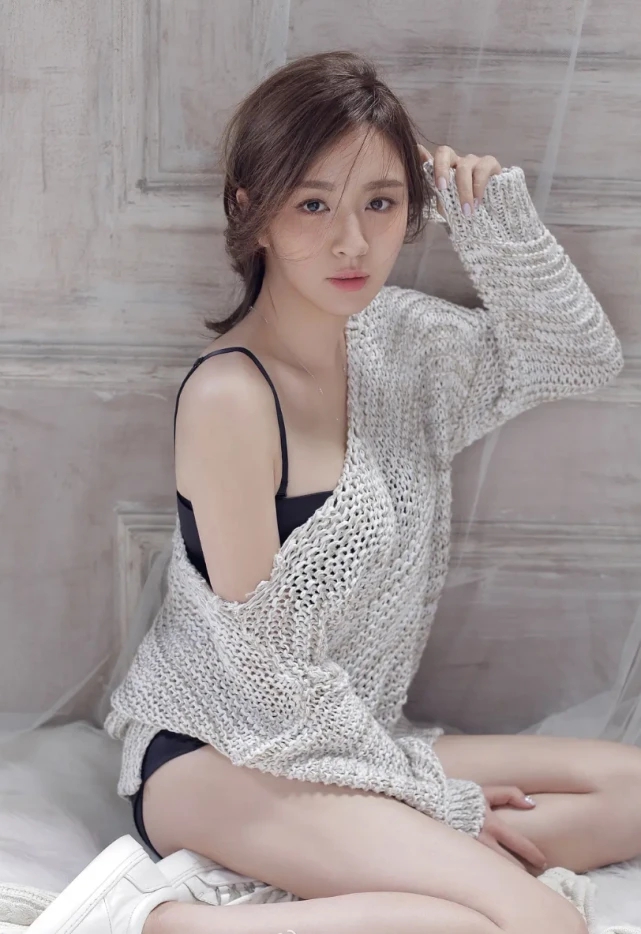 被王晓晨泼酒水的导演,娱乐明星王晓晨