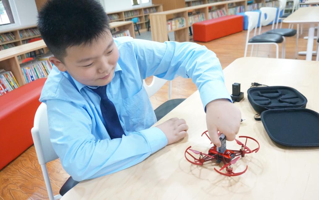 争分夺秒,抢课程!师大实外选修课,藏着孩子们的世界和未来