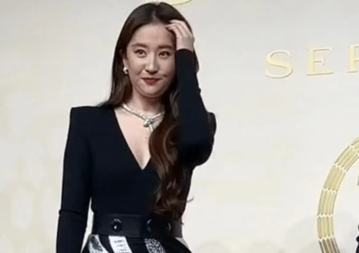 杨紫和刘亦菲对比照片,杨紫刘亦菲年轻时