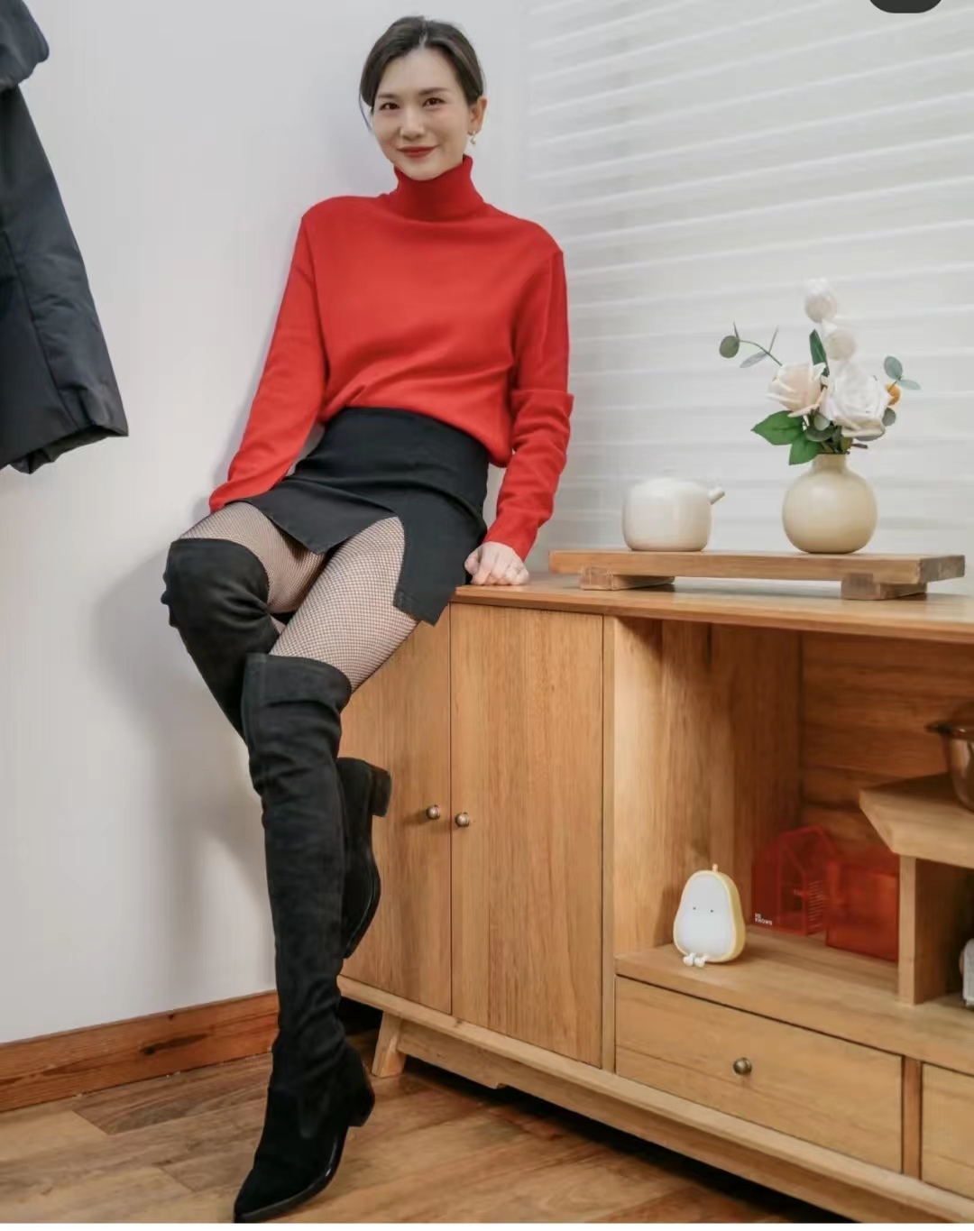 短款白色羽绒服的最佳搭配半身裙,羽绒服搭配哪些裙子才时髦