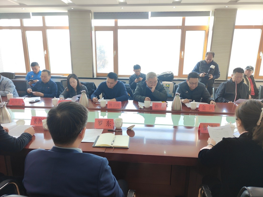 足球大佬聚首视频,致力于校园足球青训的发展