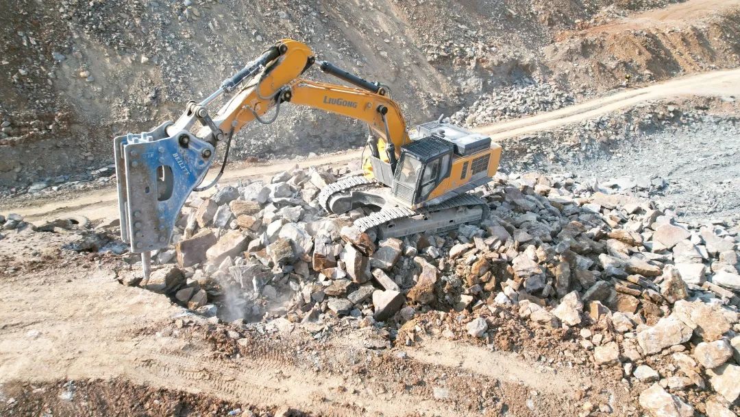 柳工965挖掘机国4,柳工965ehd一个月效益