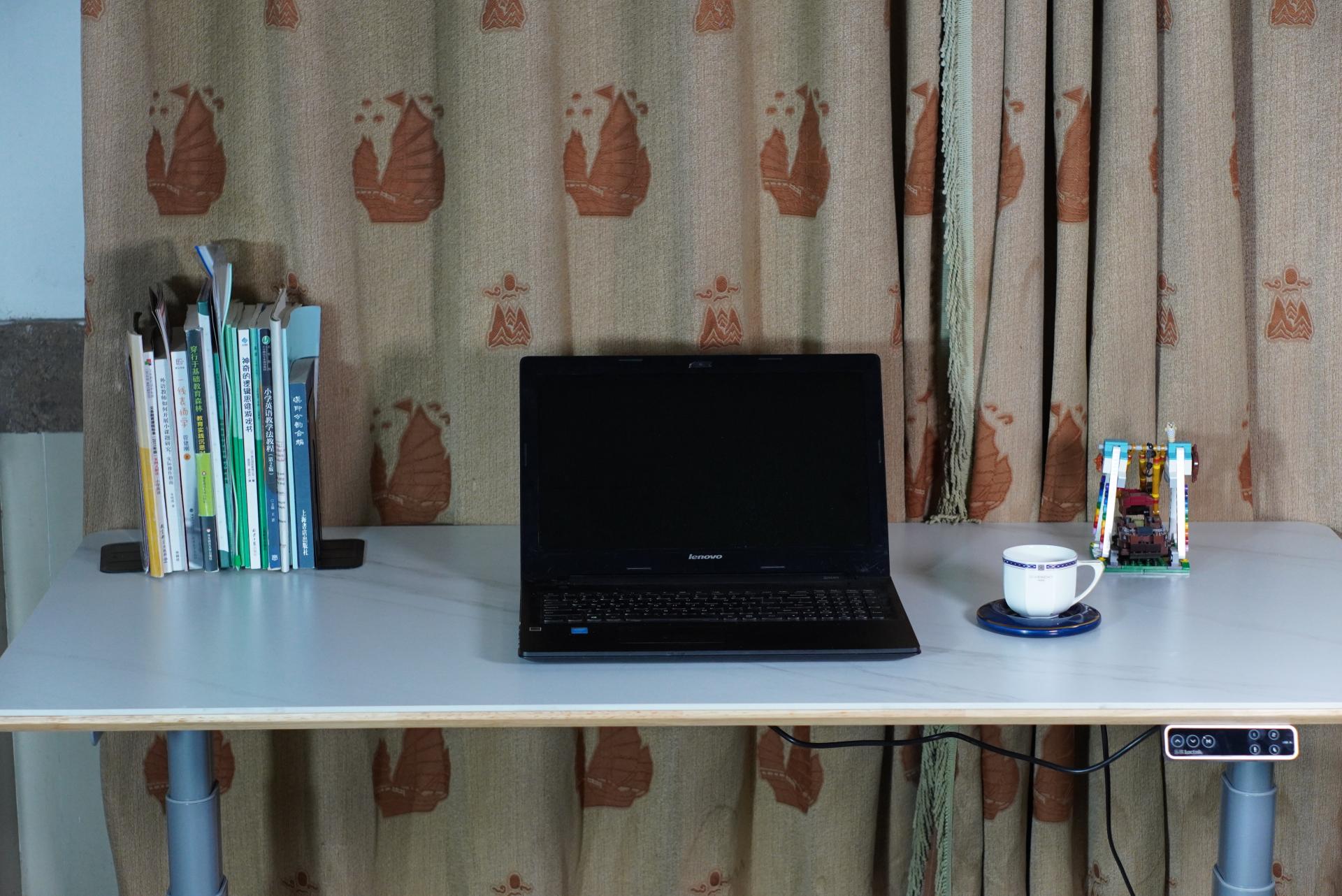 书桌配岩板，不怕污渍，不怕刀刻，我的乐歌E6岩板升降桌晒单