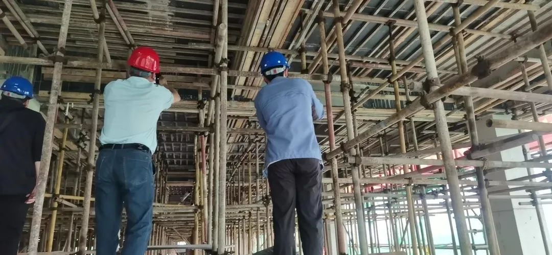 脱模剂塑料模板,塑料模板要不要脱模剂