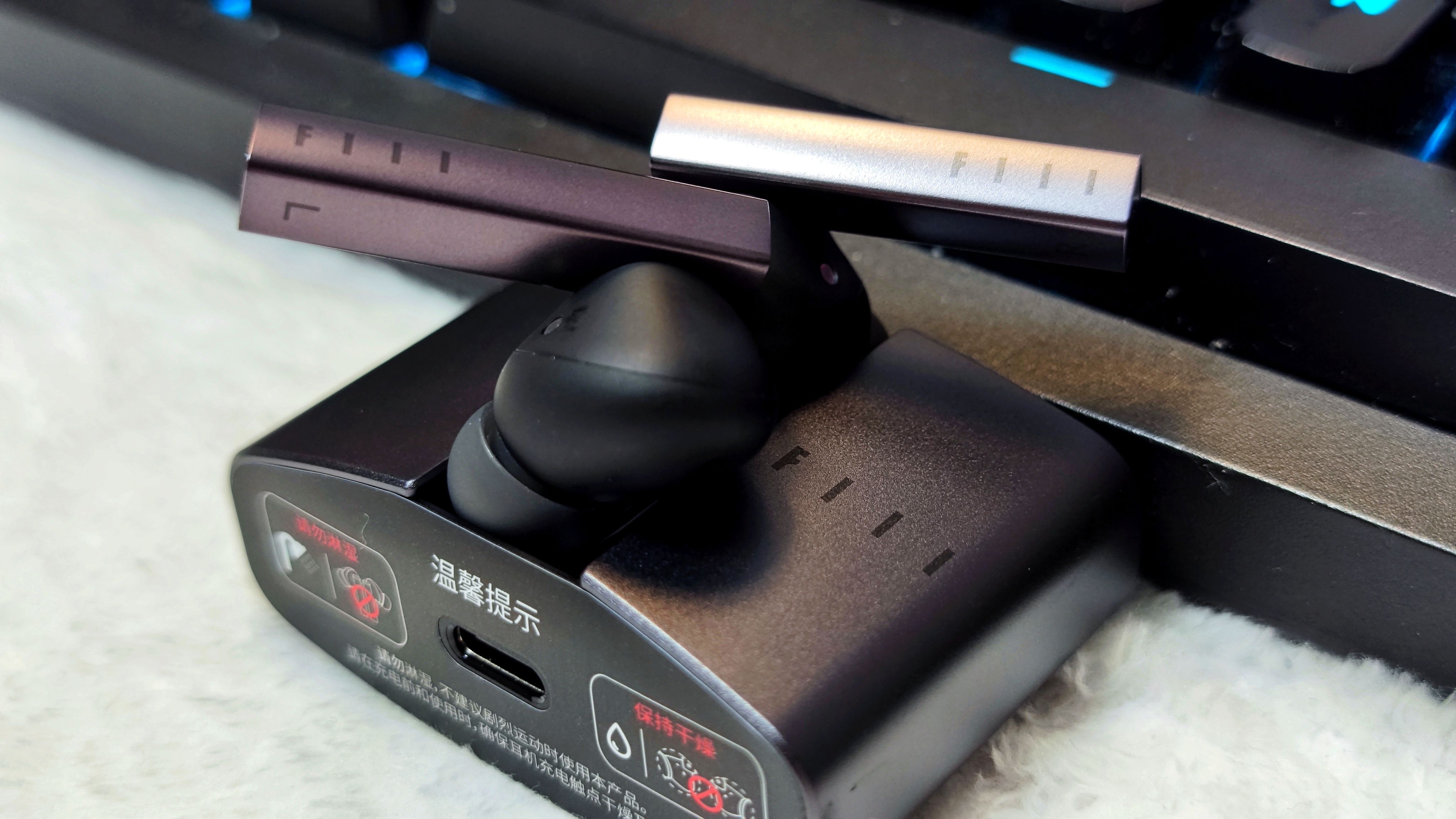 fiilccpro2在无线耳机是什么地位,fiilcc2和fiilccpro