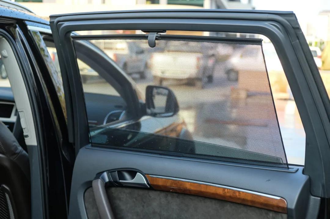 奥迪q7quattro脱困强大到可怕,奥迪07款q7quattro雪地爬坡