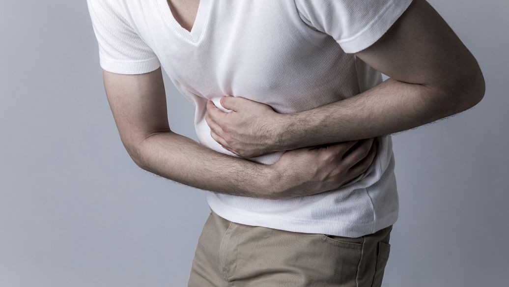 辽宁一男生被驾校女教练猥亵，*体下**受伤后说：那个女人像疯狗