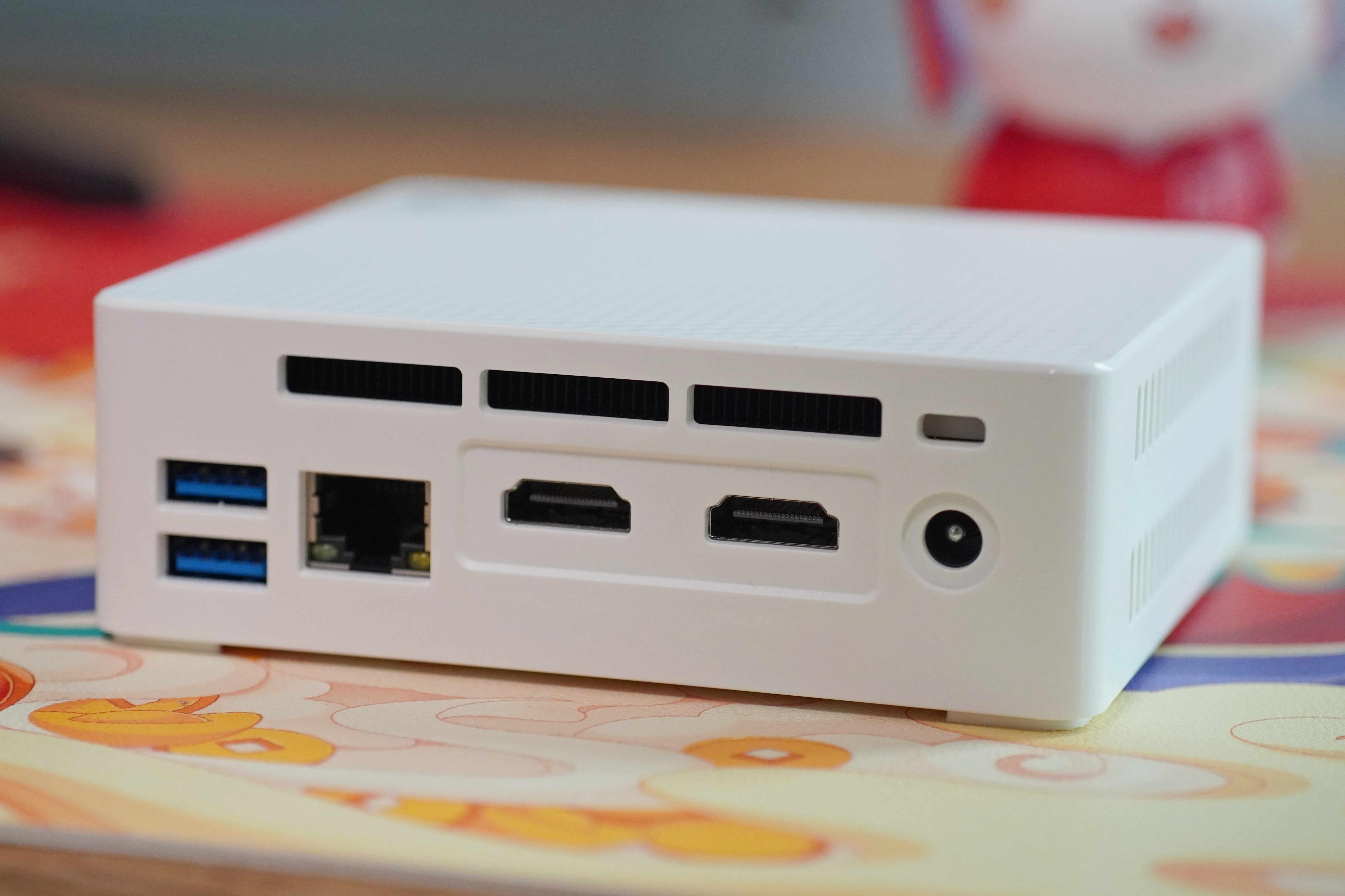 用一款超级小巧的零刻EQ12MINI打造桌面影音视频*放播**系统