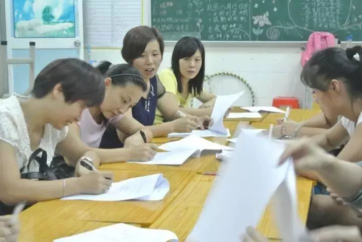 我是家委会成员,因为开运动会统一买服装,我被家长怒怼