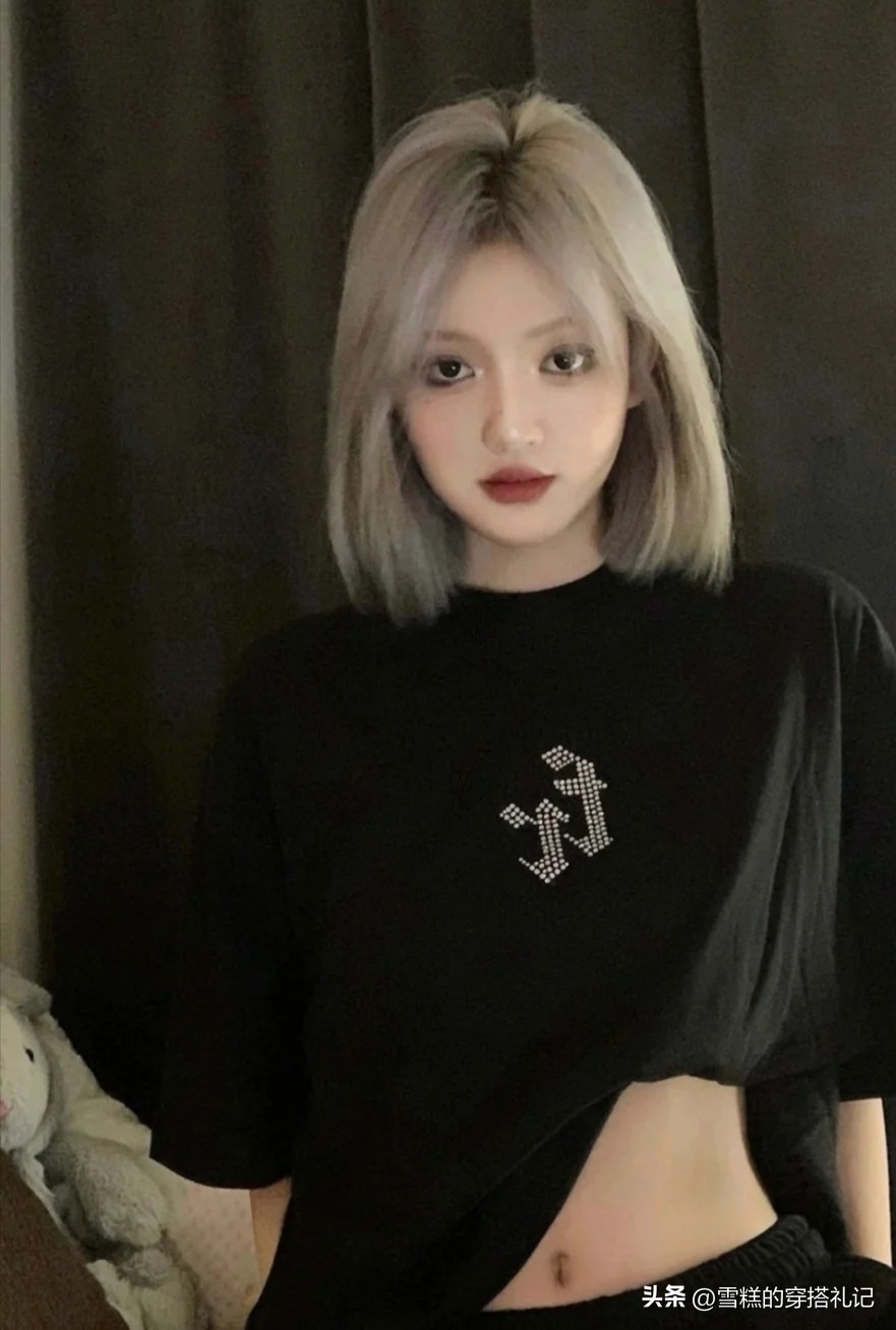 今年最火减龄易打理发型,现在女生流行一刀切短发型