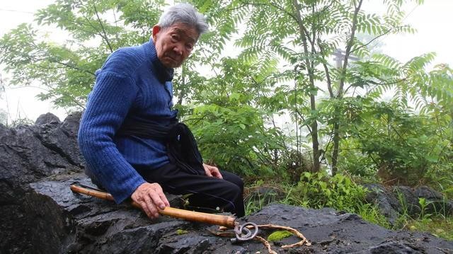 湖南老人建活人墓,湖南深山老人墓